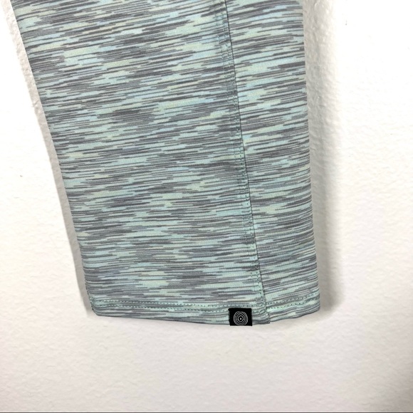 ONZIE Yoga Leggings Crop Capri Space Dye Micro Stripes Blue Teal M/L - Picture 6 of 7